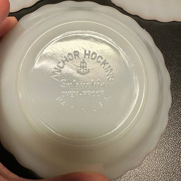 Set of 3 Vintage Anchor Hocking Oven Ware Suburbia Gold Trim Swirl Desert Bowls - Picture 3 of 5